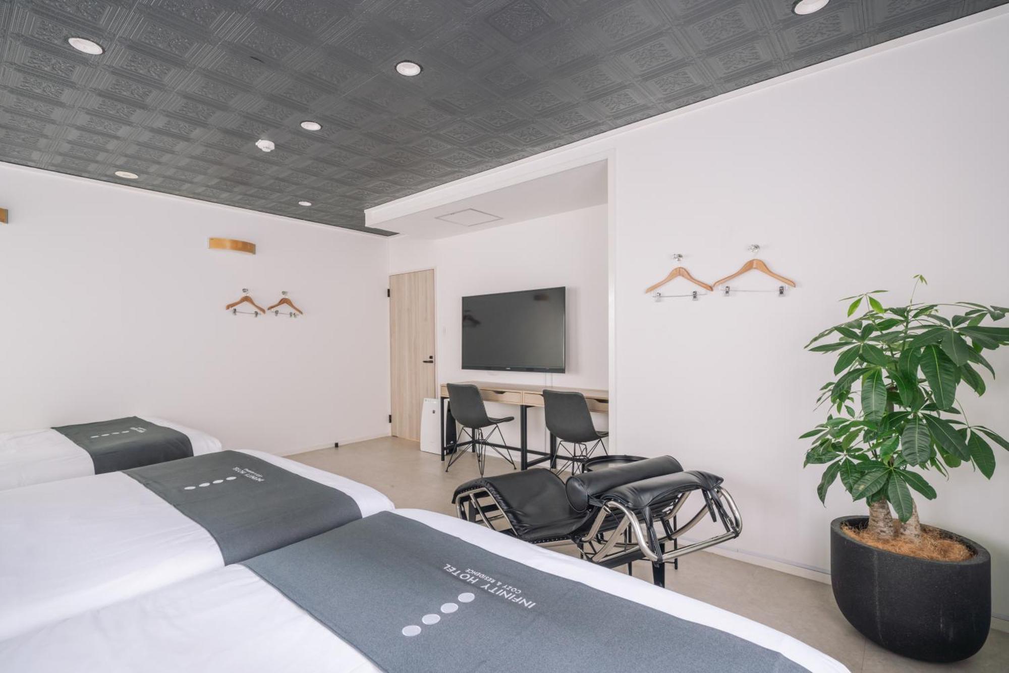 Infinity Hotel -Jiitchaku- Urasoe Extérieur photo